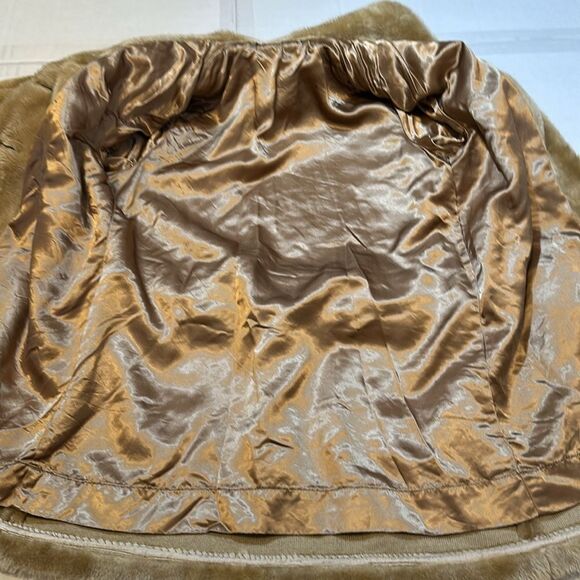 Vintage Cara women’s faux fur coat. No size tag. Please see measurements - Picture 7 of 11